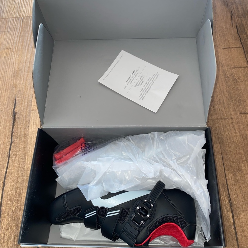Brand new peloton bike shoes